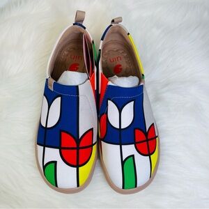NWT Women’s Comfortable Shoes/ Geometric Tulips/US7
